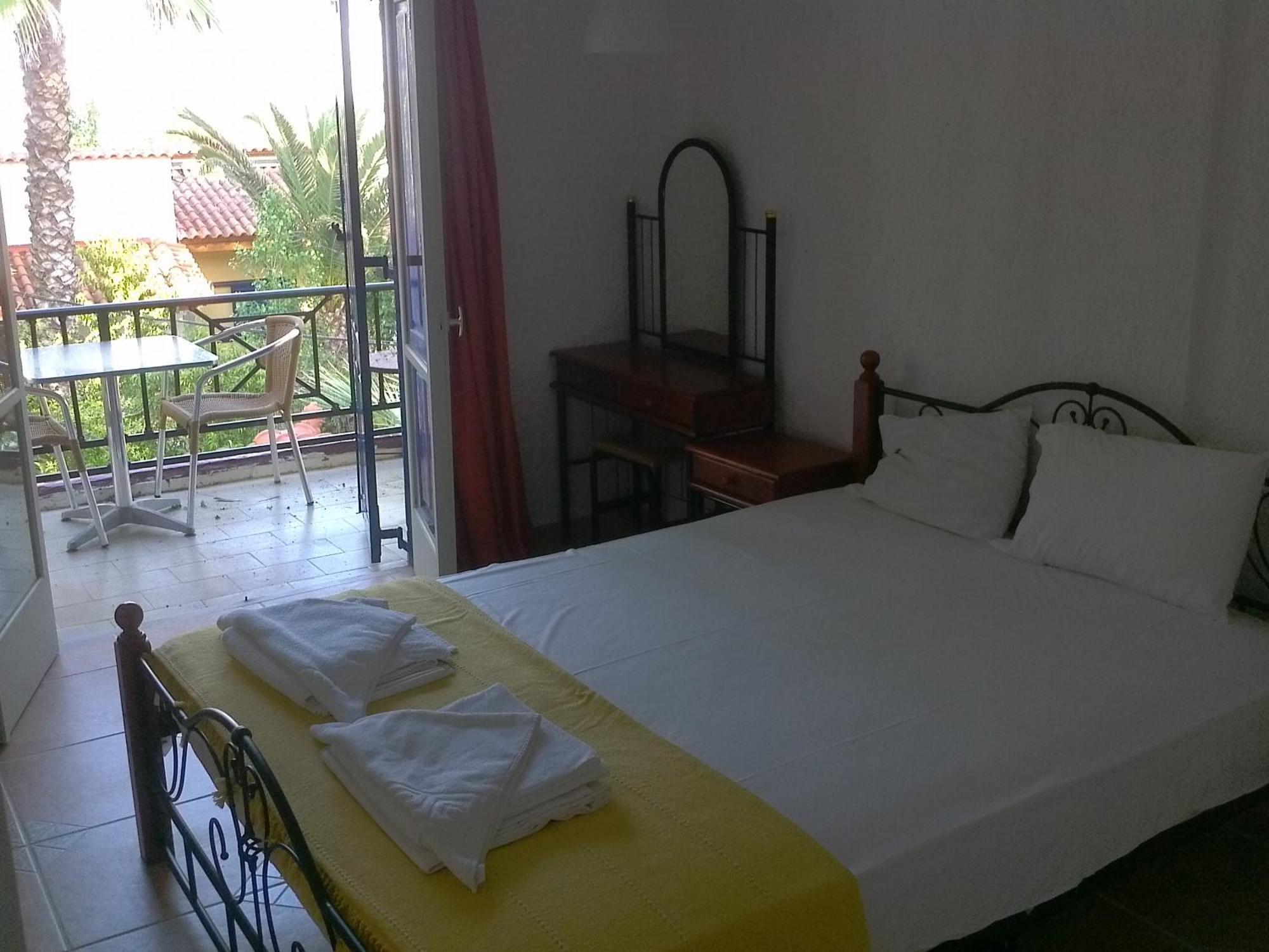 9 Musses Hotel Apartments Skala Mistegnon Exterior foto