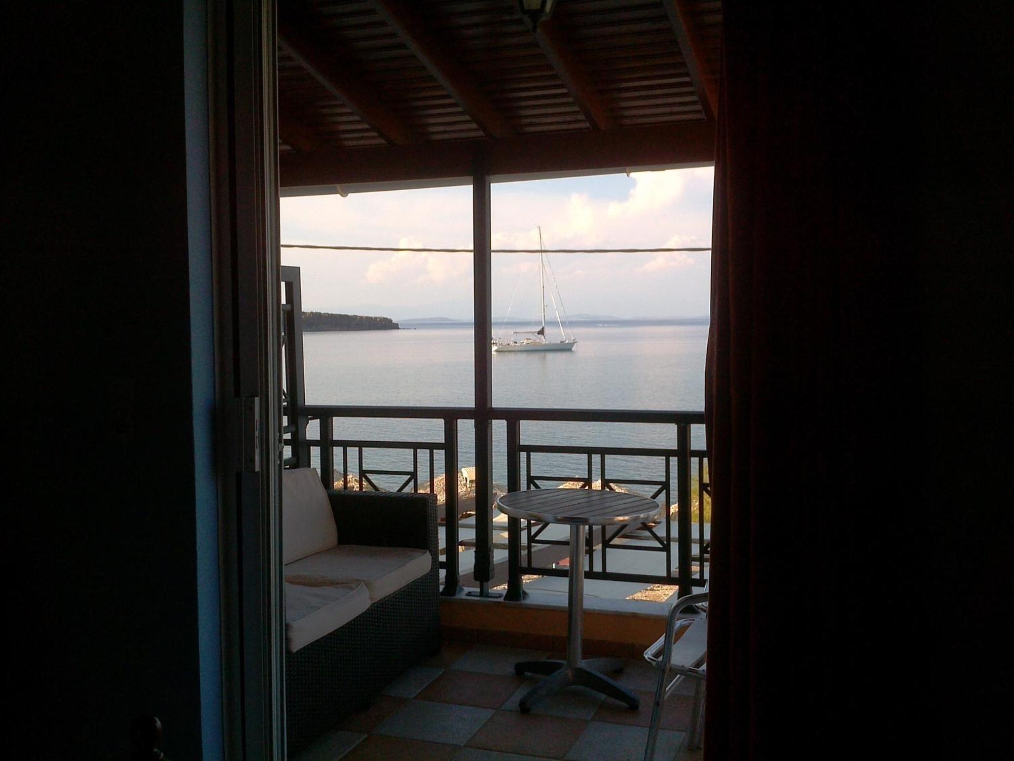 9 Musses Hotel Apartments Skala Mistegnon Zimmer foto