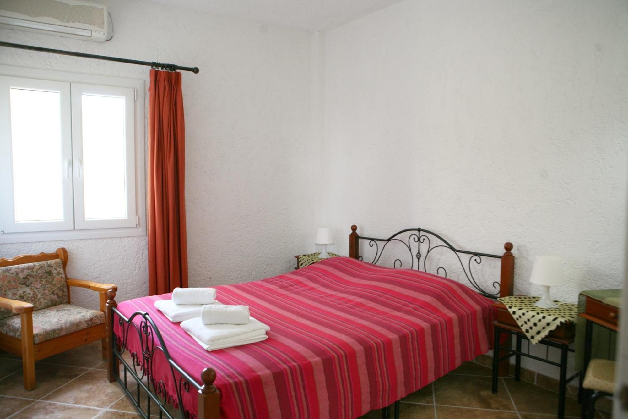 9 Musses Hotel Apartments Skala Mistegnon Zimmer foto