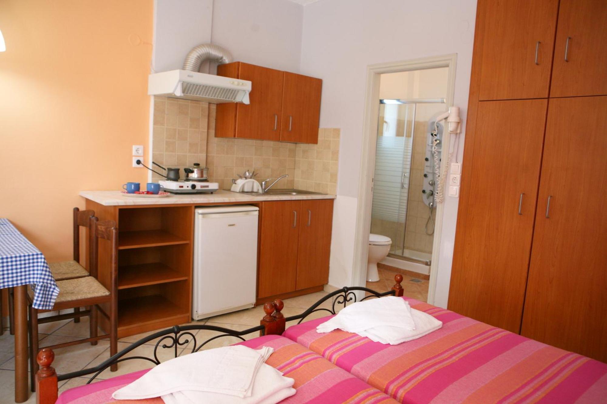 9 Musses Hotel Apartments Skala Mistegnon Zimmer foto