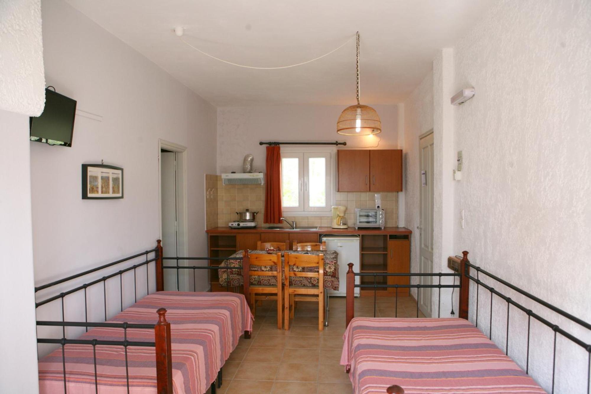 9 Musses Hotel Apartments Skala Mistegnon Zimmer foto