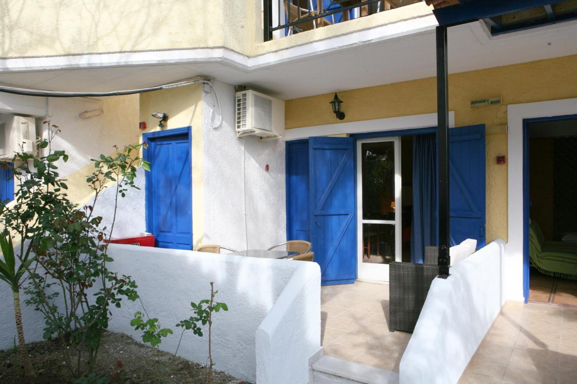 9 Musses Hotel Apartments Skala Mistegnon Zimmer foto